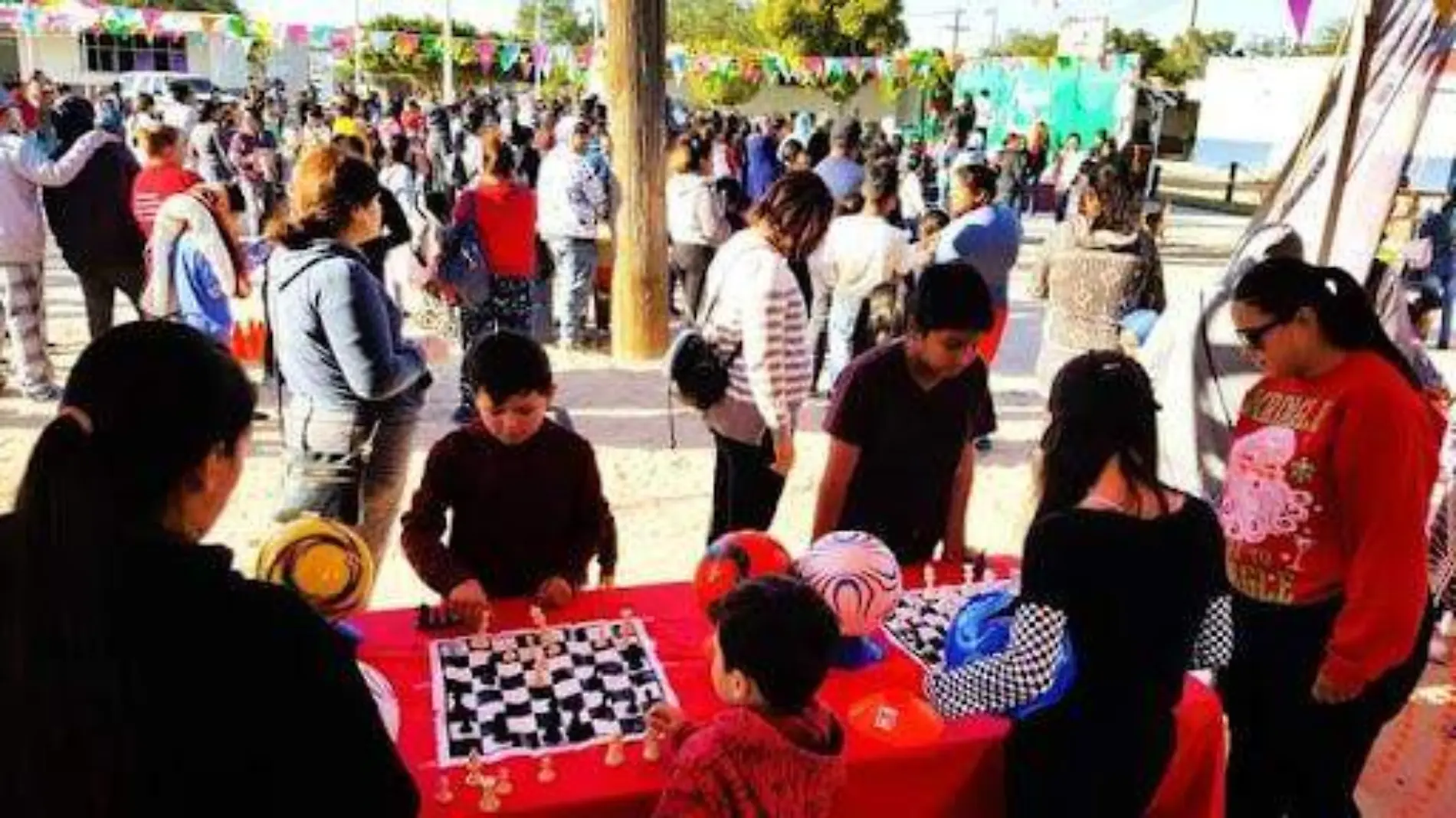 Torneo de ajedrez para los niños y niñas de las colonias